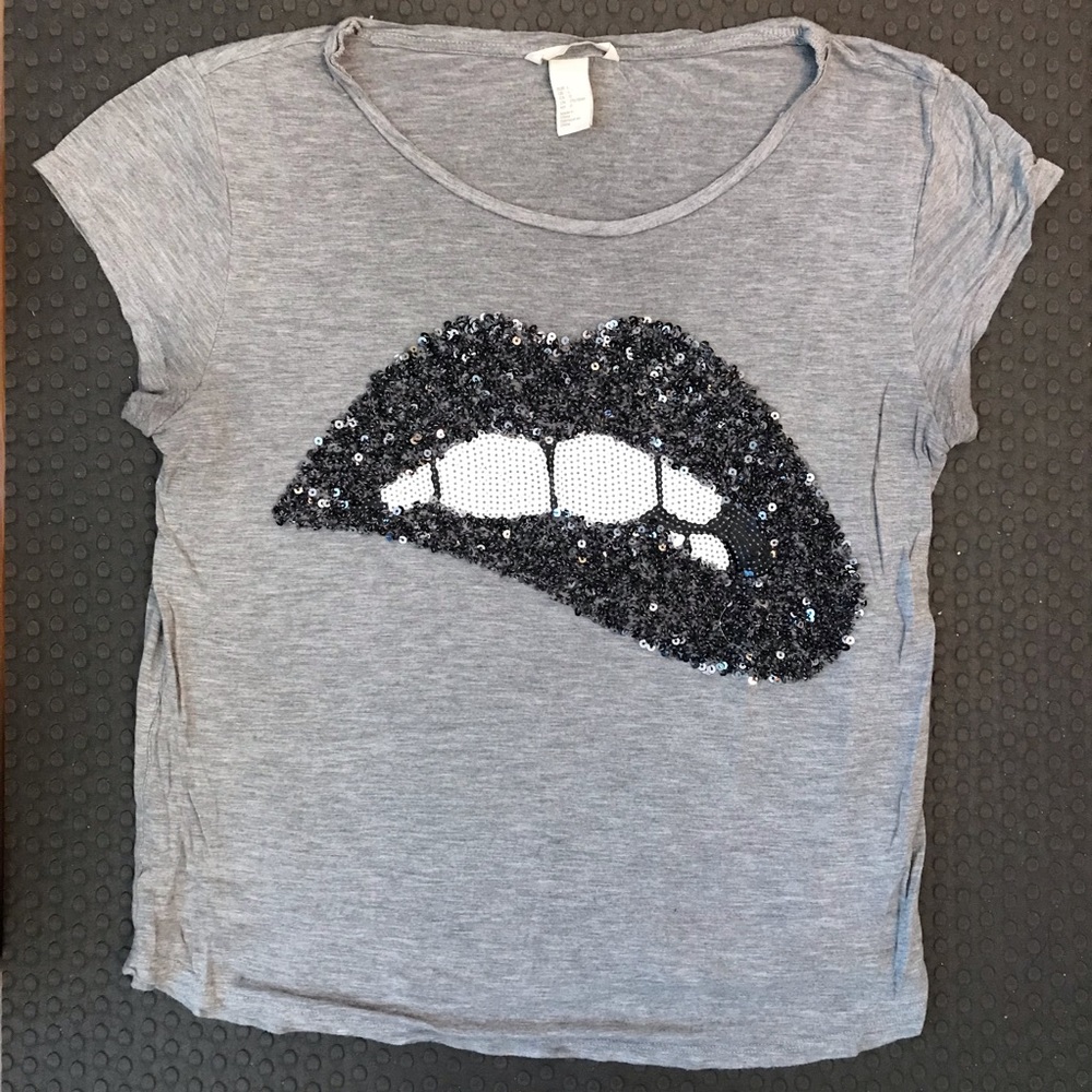 H&M sequined lips T-shirt